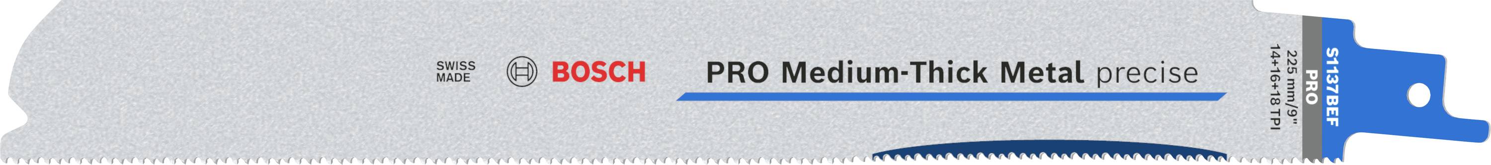 Brzeszczot z napisem 'PRO Medium-Thick Metal precise' firmy Bosch, przeznaczony do cięcia metalu o średniej do grubej grubości.