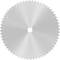 Okrągła piła tarczowa z ostrymi zębami na krawędzi, stosowana do obróbki drewna lub metalu. Płaski design i srebrny kolor.