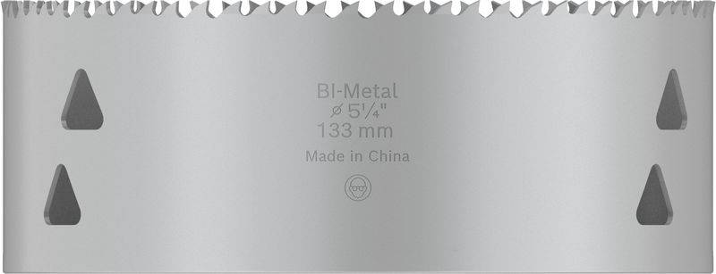 Srebrny dwumetalowy pierścień piły o średnicy 133 mm, z nadrukiem 'Bi-Metal ø 5¼" 133 mm Wyprodukowano w Chinach'.