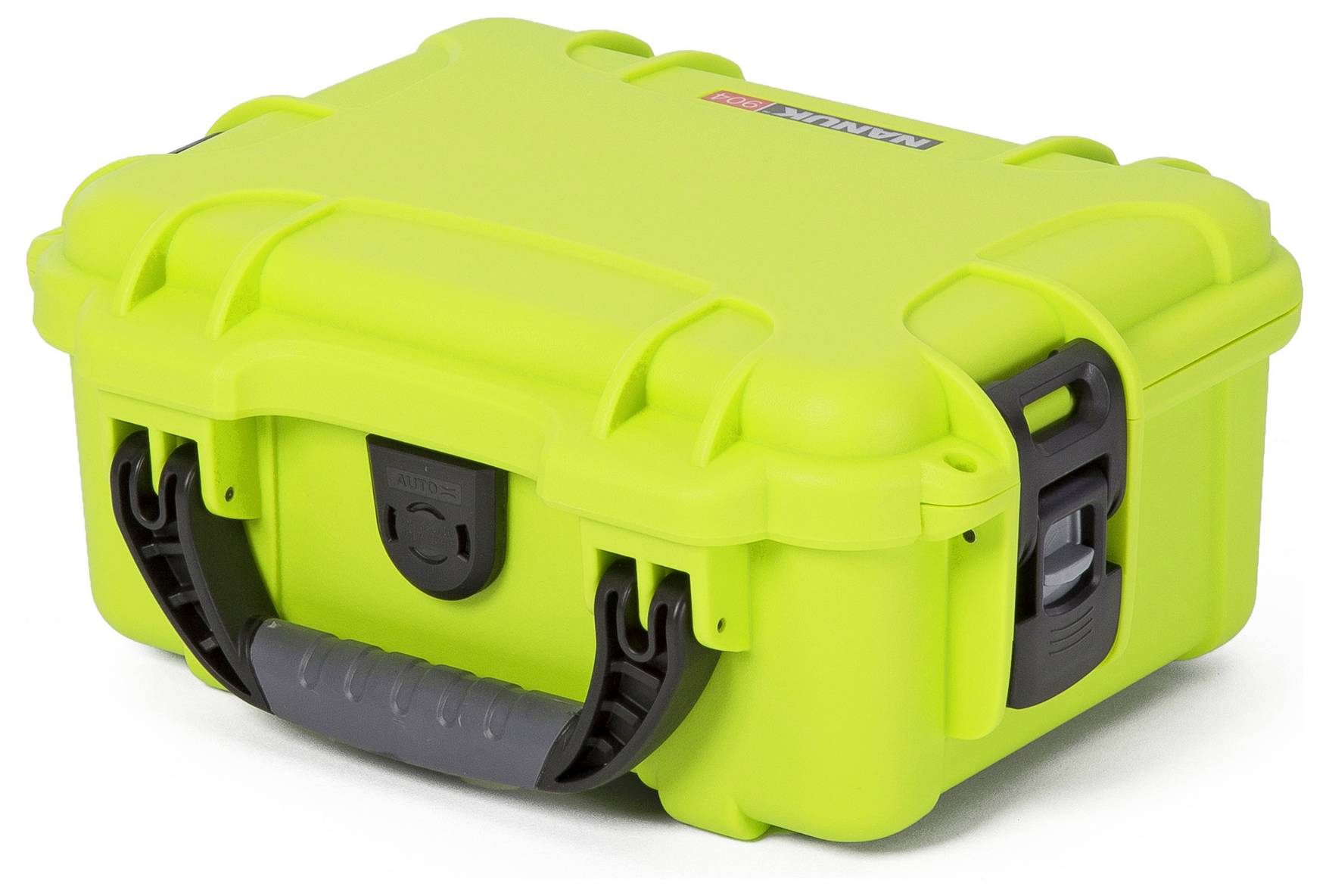 Zielony, wytrzymały kufer z czarną rączką, idealny do ochrony i transportu delikatnego sprzętu.