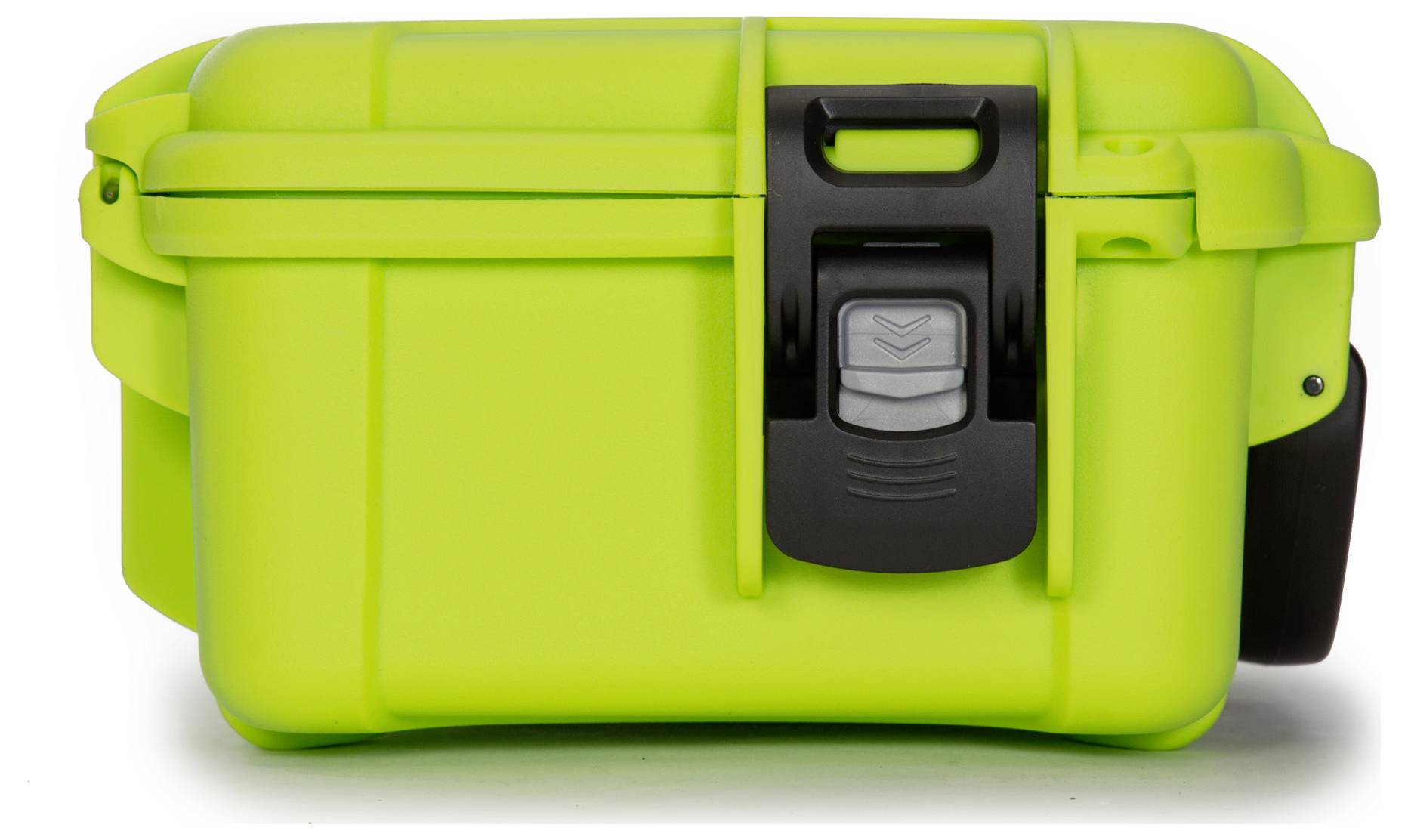 Świecąca zielona walizka z czarnym zamknięciem, solidna i kompaktowa, idealna do bezpiecznego przechowywania i transportu przedmiotów.