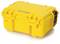 Żółty, wytrzymały kufer ochronny z zamknięciami, oznaczony jako 'Nanuk 904'. Odpowiedni do zabezpieczania delikatnych przedmiotów.