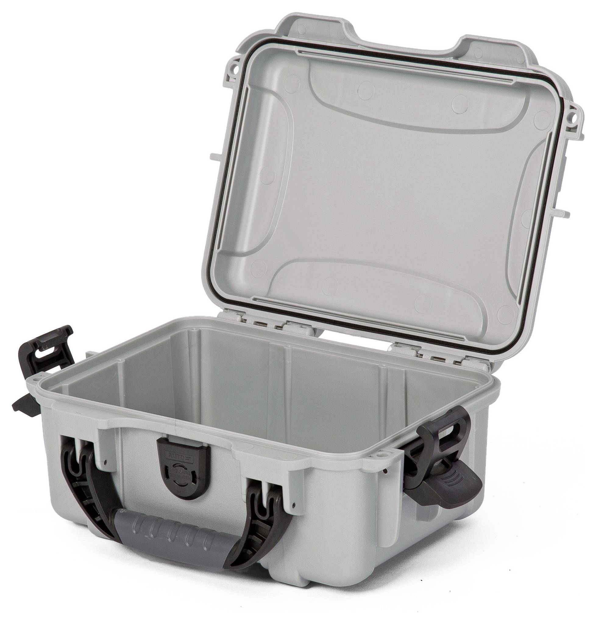 Otwarty, szary kufer ochronny z wytrzymałą rączką. Kufer jest pusty i pokazuje wnętrze. Odpowiedni do transportu delikatnych przedmiotów.