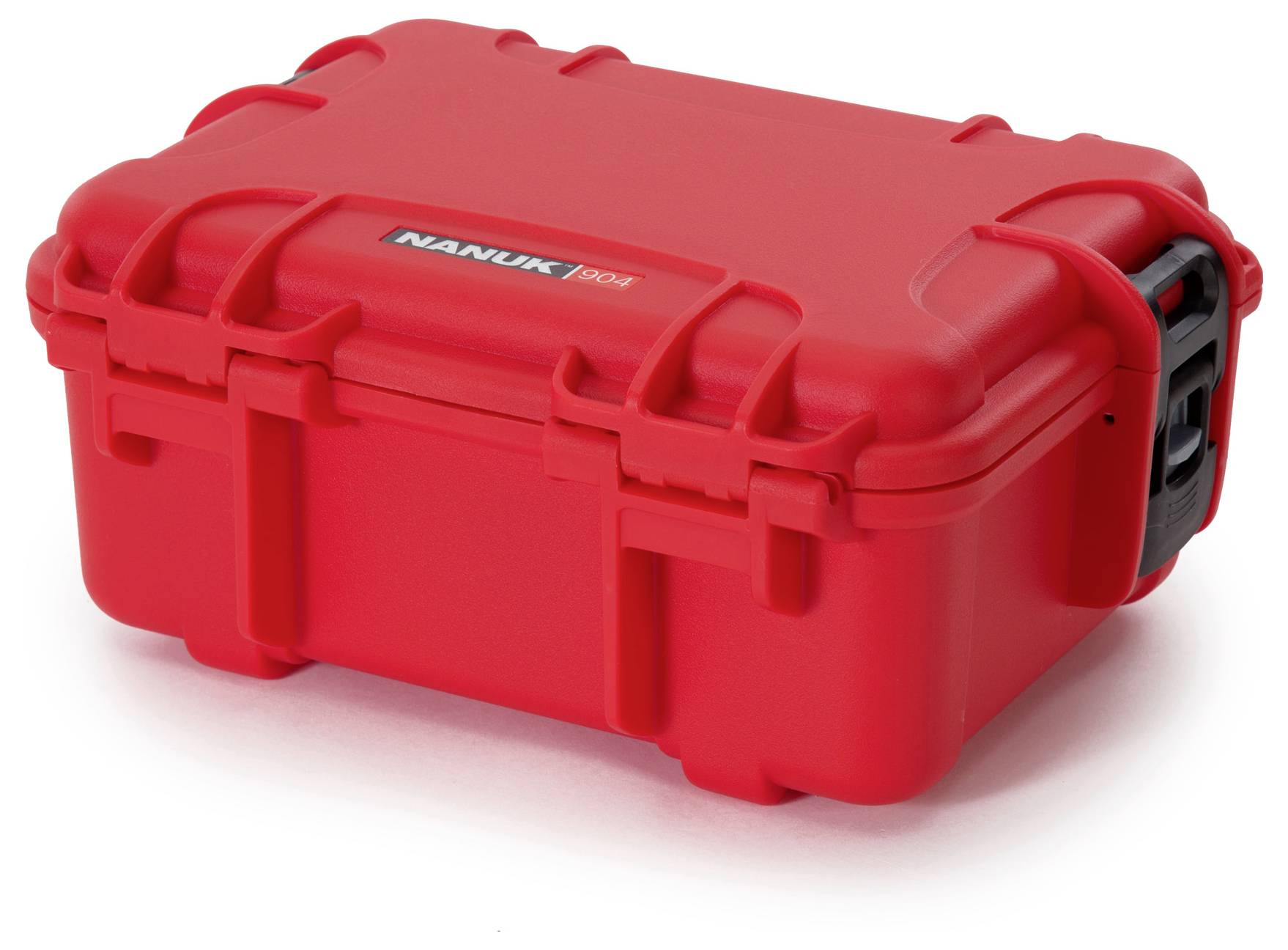 Czerwona, stabilna walizka plastikowa z czarnym zamknięciem i uchwytem; idealna do bezpiecznego przechowywania lub transportu delikatnych przedmiotów.