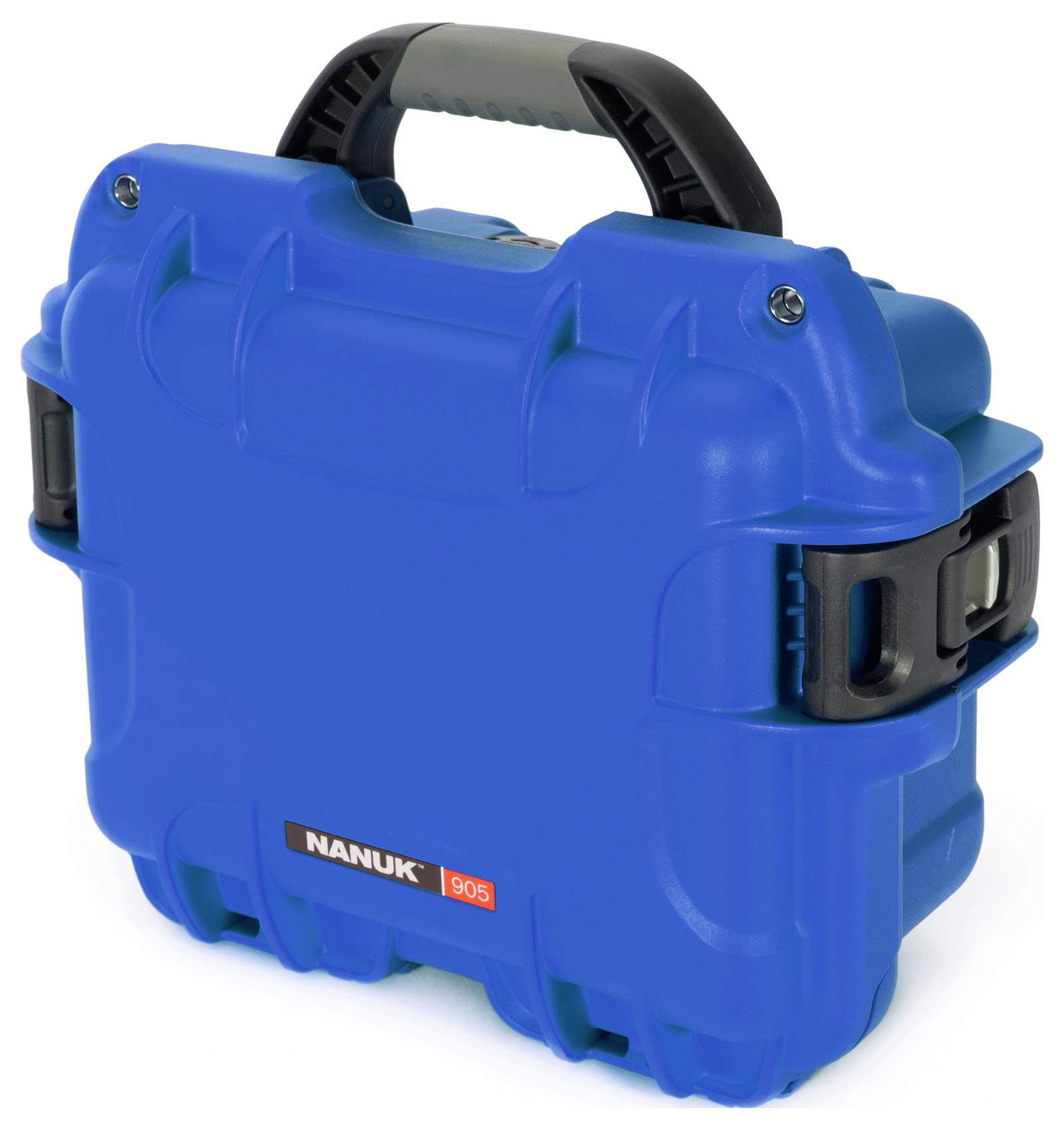 Niebieski, wytrzymały kufer z uchwytem i zamknięciami, oznaczony napisem 'Nanuk 905'. Odpowiedni do bezpiecznego transportu delikatnych przedmiotów.
