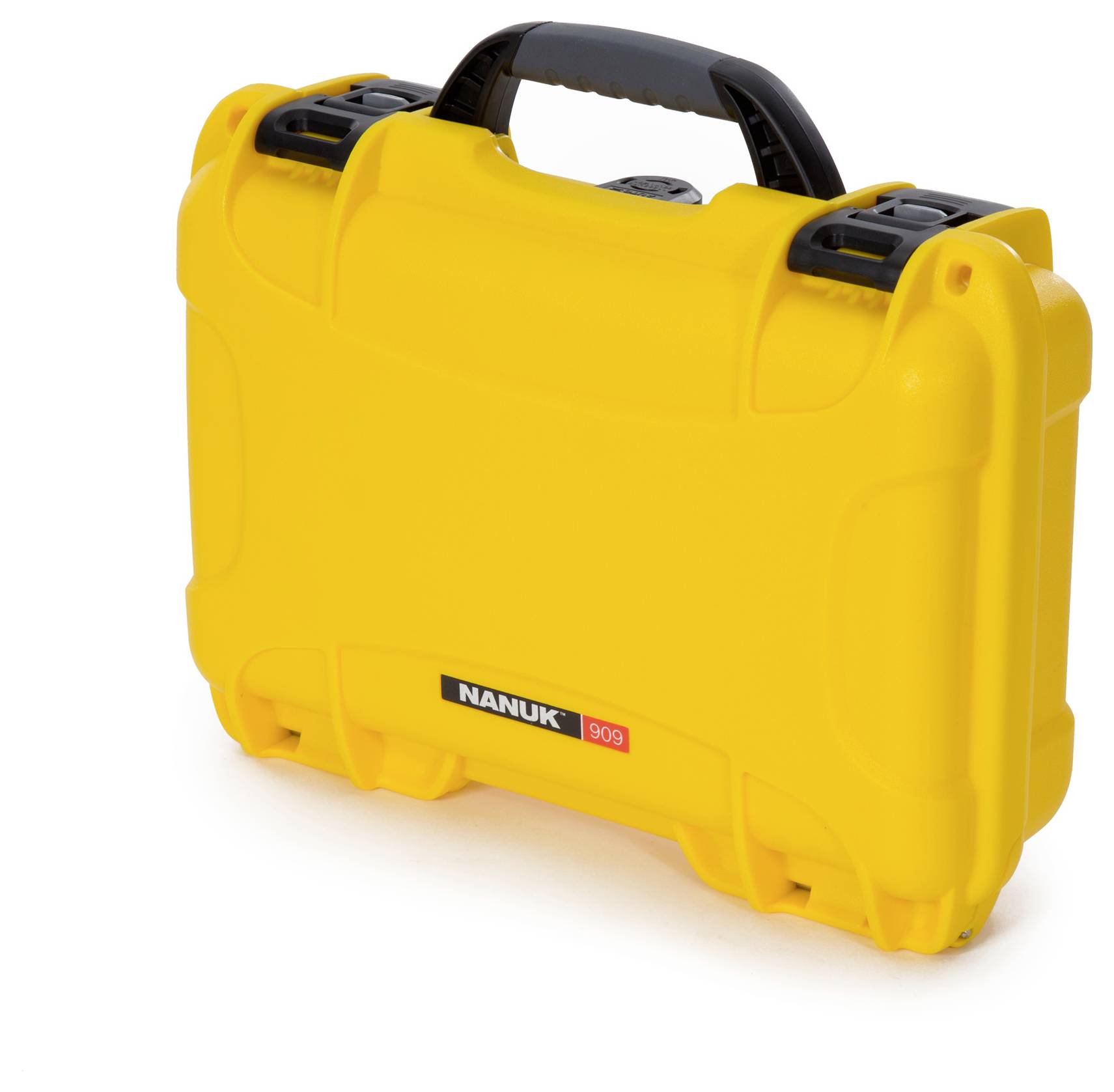 Żółty, wytrzymały twardy kufer z czarną rączką, oznaczony jako 'NANUK 909'. Idealny do bezpiecznego przechowywania lub transportu.