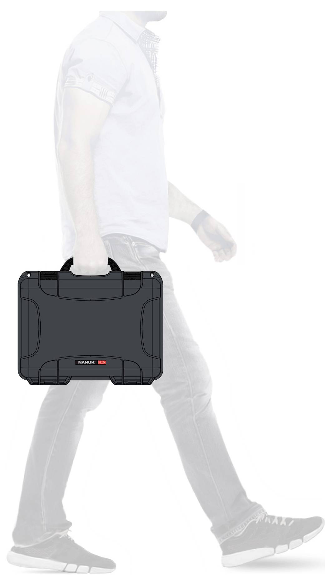 Mężczyzna w dżinsach i koszuli niesie czarną walizkę w prawej ręce. Walizka ma stylowy, nowoczesny design.