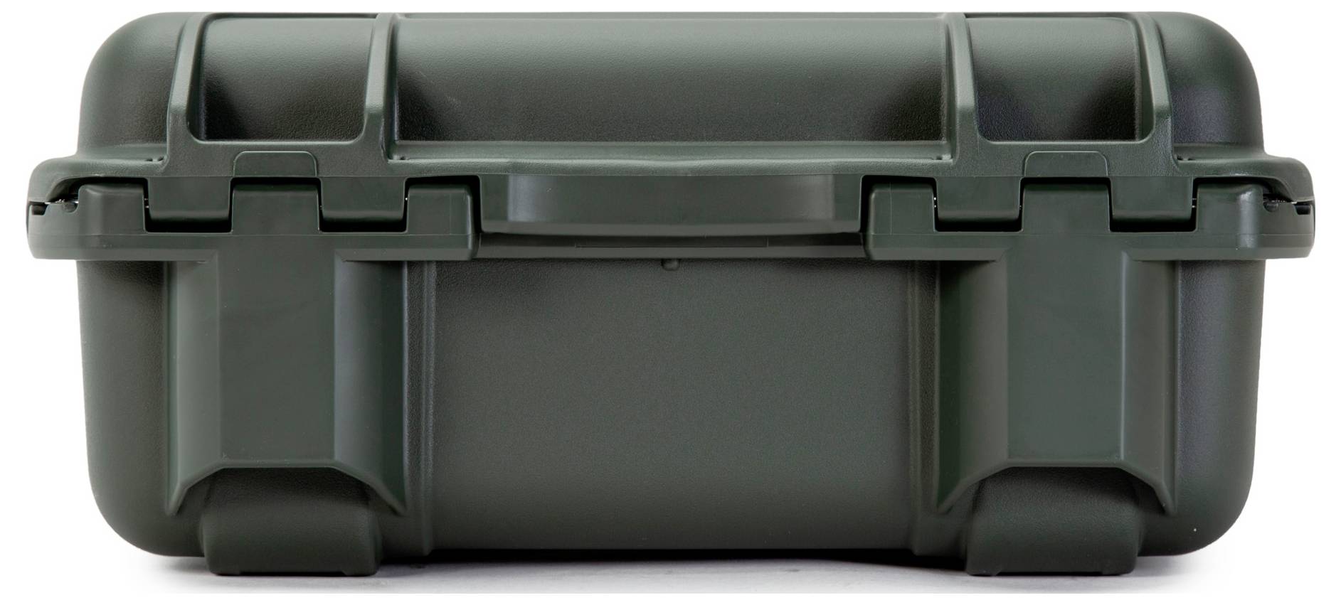 Solidna, zielona walizka z tworzywa sztucznego z wytrzymałymi zamknięciami i uchwytem, idealna do ochrony delikatnego sprzętu podczas transportu.