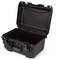 Czarny, otwarty, twardy kufer pokazuje swoje wnętrze. Kufer nadaje się do bezpiecznego transportu delikatnych przedmiotów.