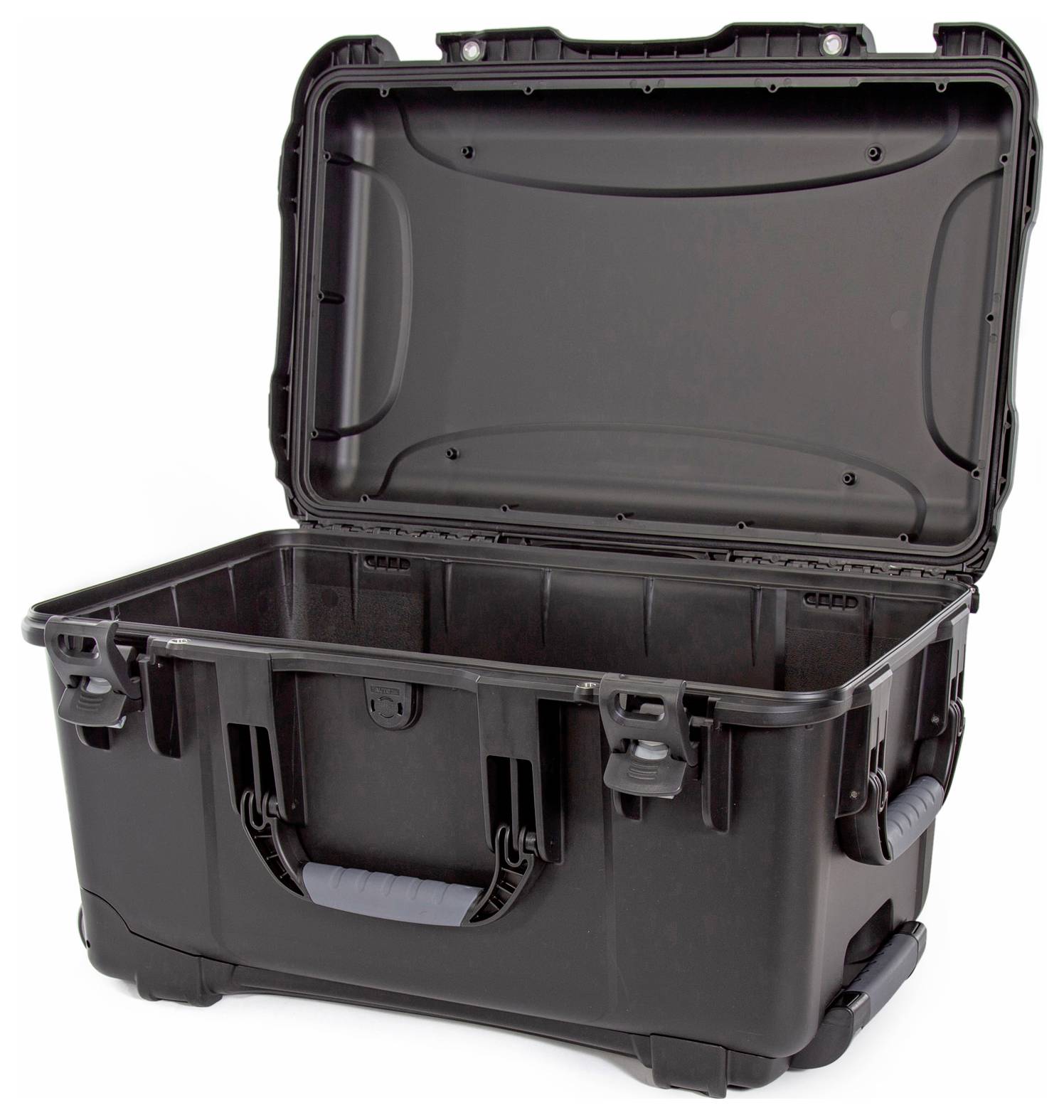Czarny, otwarty twardy kufer z wytrzymałym uchwytem, odpowiedni do bezpiecznego transportu delikatnych przedmiotów.