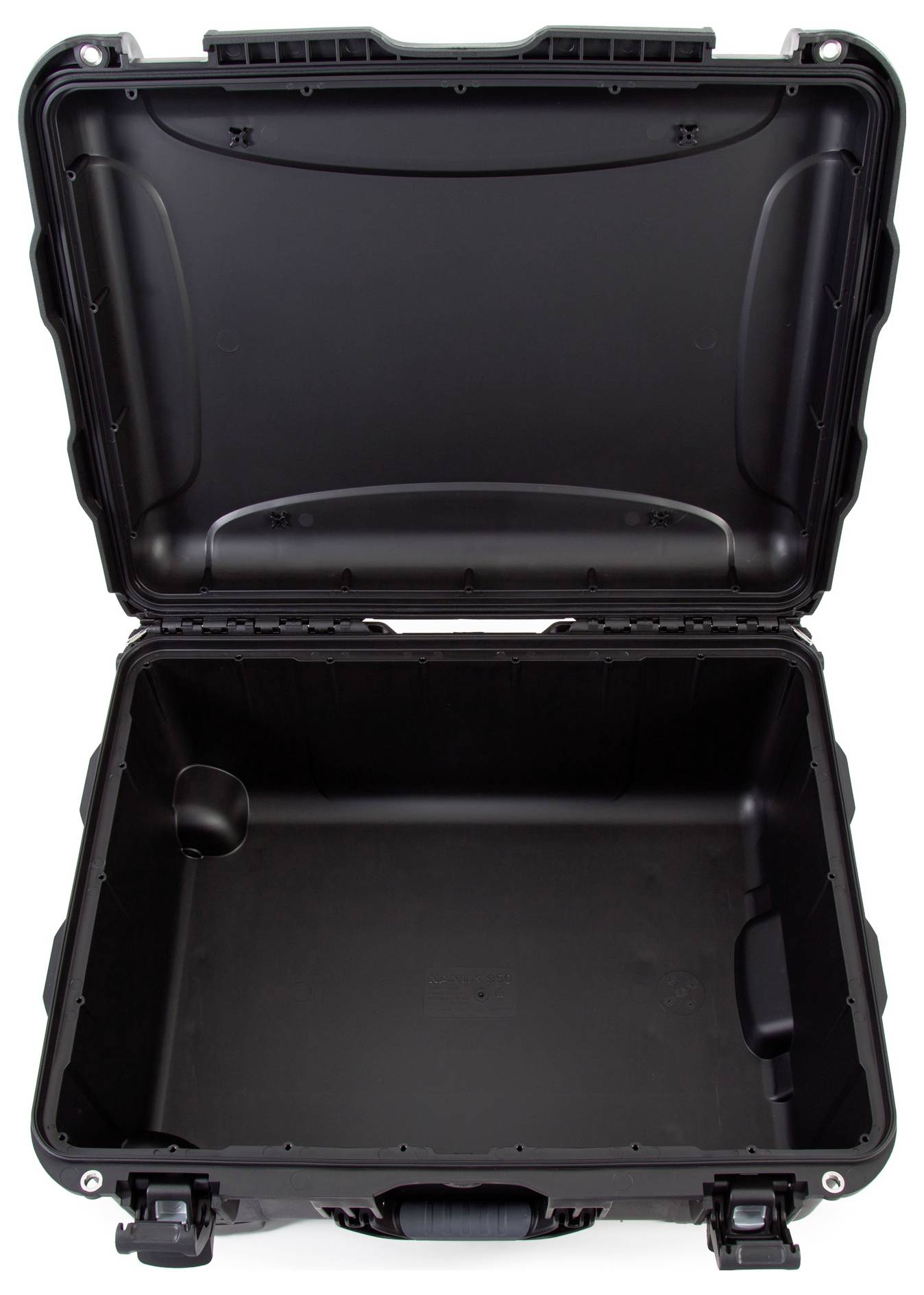 Otwarty, pusty czarny twardy kufer z twardą skorupą, idealny do bezpiecznego transportu delikatnego sprzętu.