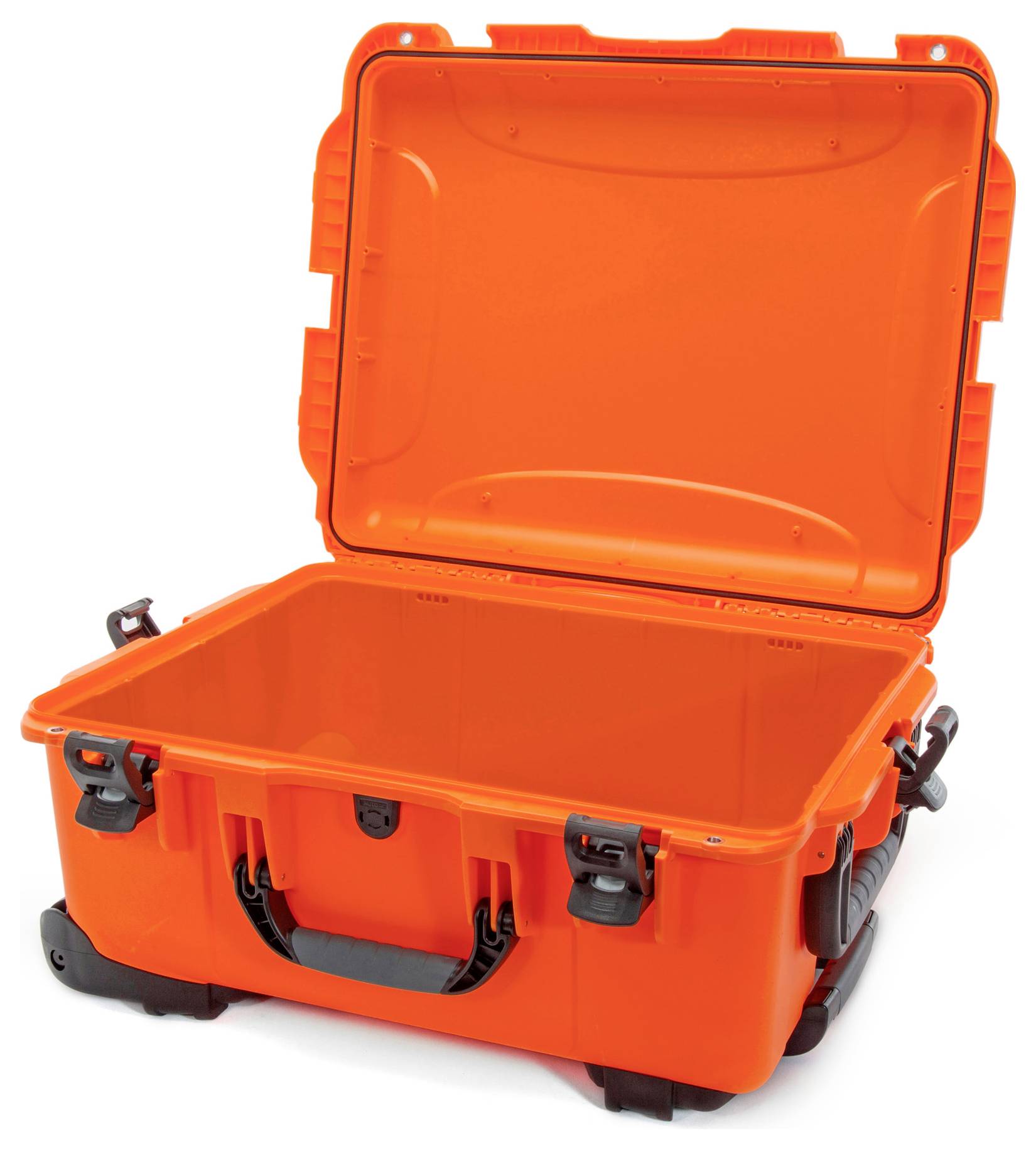 Świecąca pomarańczowa, otwarta walizka ochronna z wyściółką piankową, przeznaczona do bezpiecznego przechowywania i transportu delikatnego sprzętu.