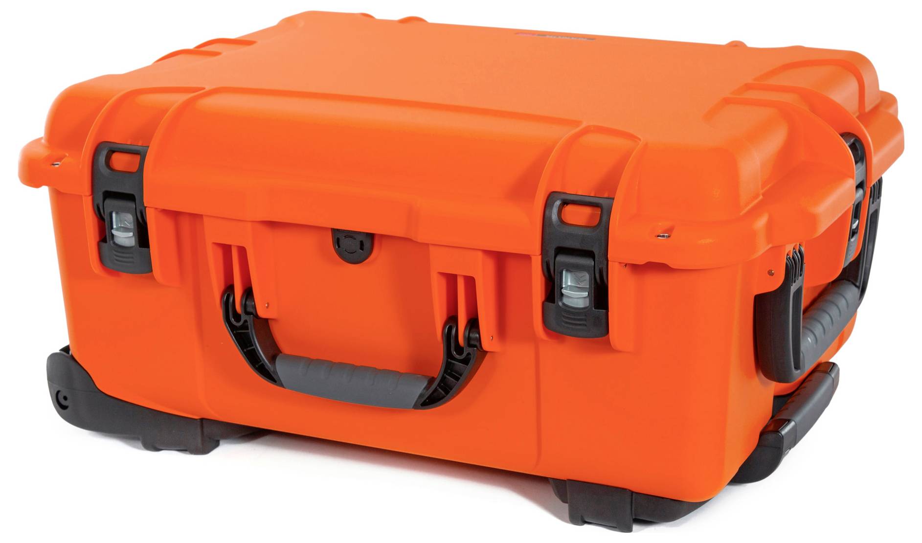 Świecąca pomarańczowa, wytrzymała walizka z czarnym uchwytem i klamrami, na kółkach. Odpowiednia do bezpiecznego transportu delikatnych przedmiotów.