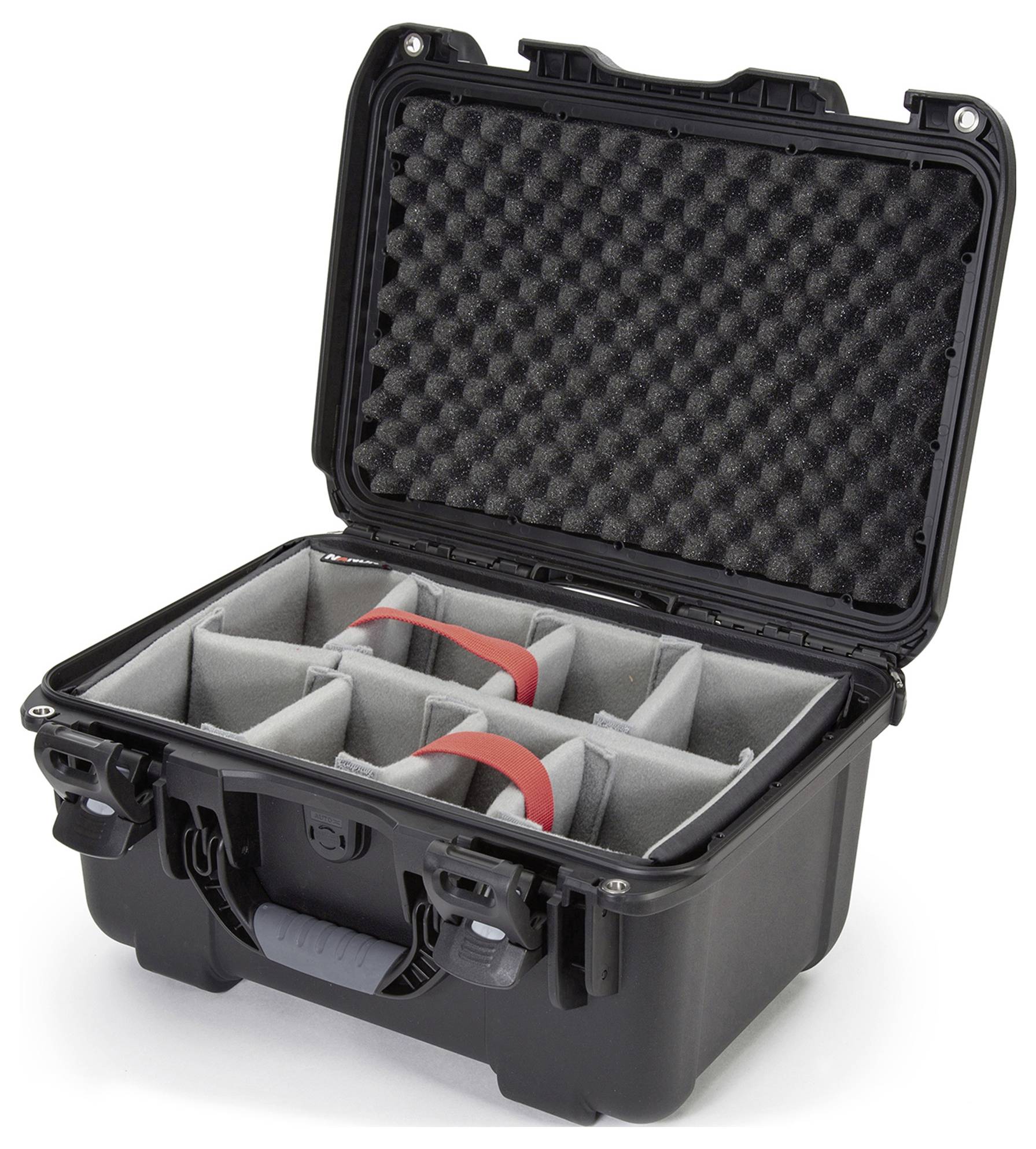 Czarny futerał ochronny z otwartą pokrywą, wyposażony w przestawne przegrody i wyściełany pianką, przeznaczony do bezpiecznego transportu.