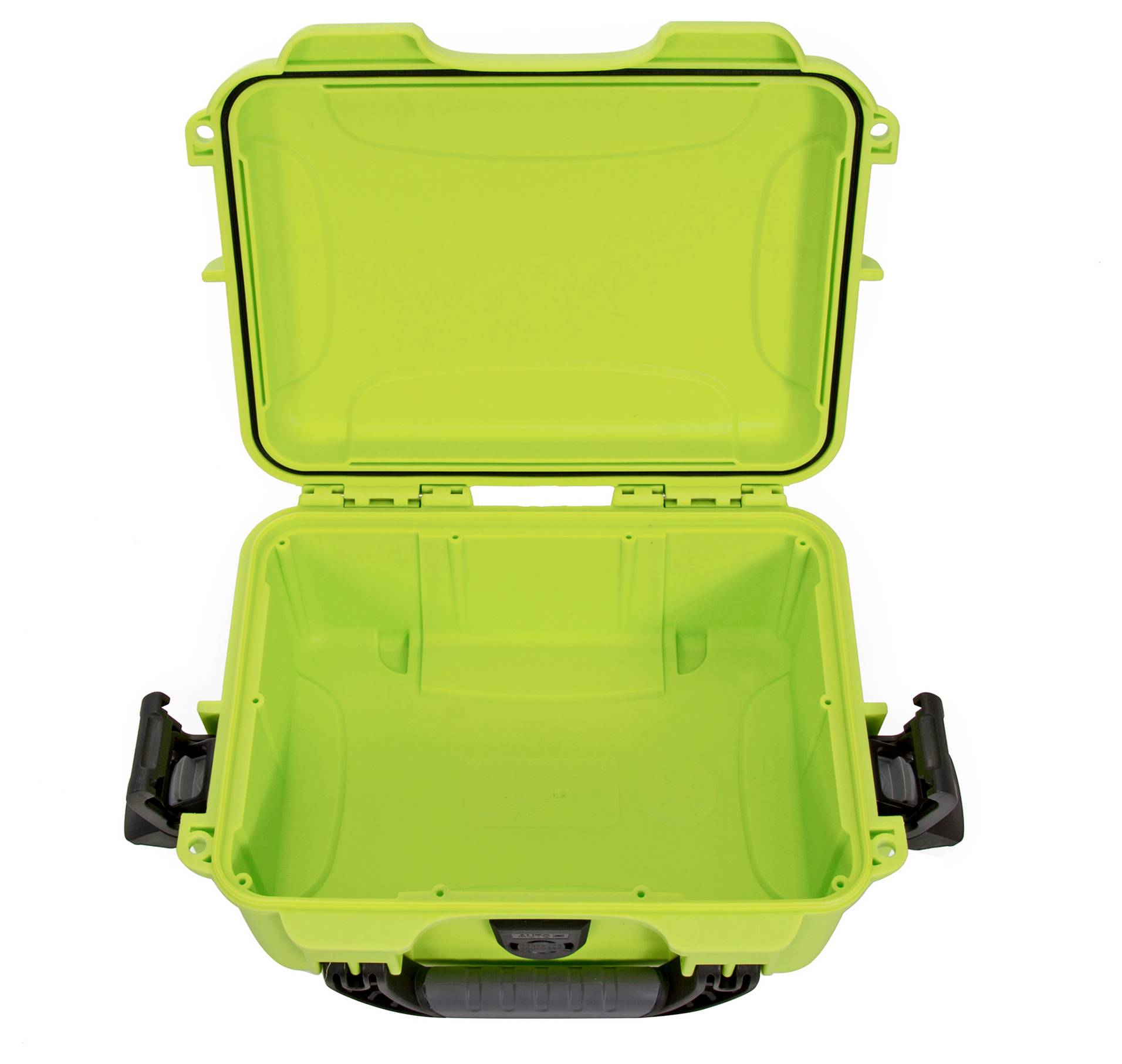 Otwarty twardy kufer w jaskrawozielonym kolorze z czarną rączką i solidną konstrukcją stoi pusty na białym tle.