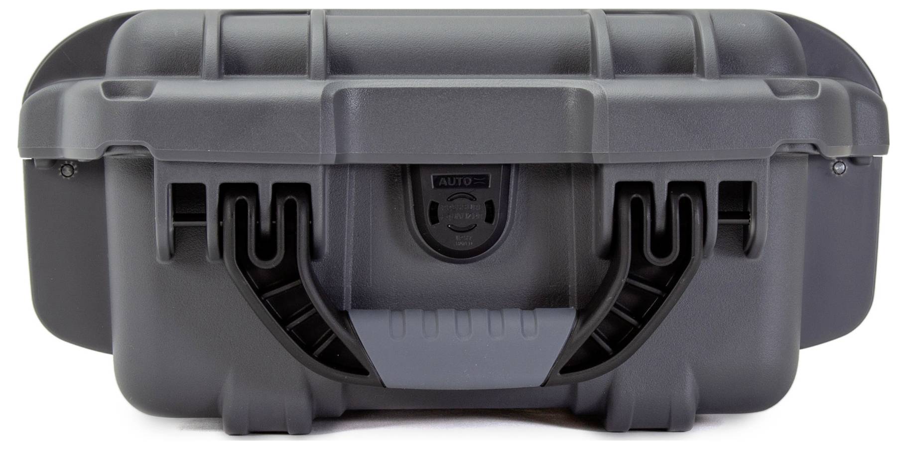 Stabilny, ciemnoszary plastikowy kufer z wytrzymałym uchwytem. Odpowiedni do bezpiecznego transportu delikatnego sprzętu.