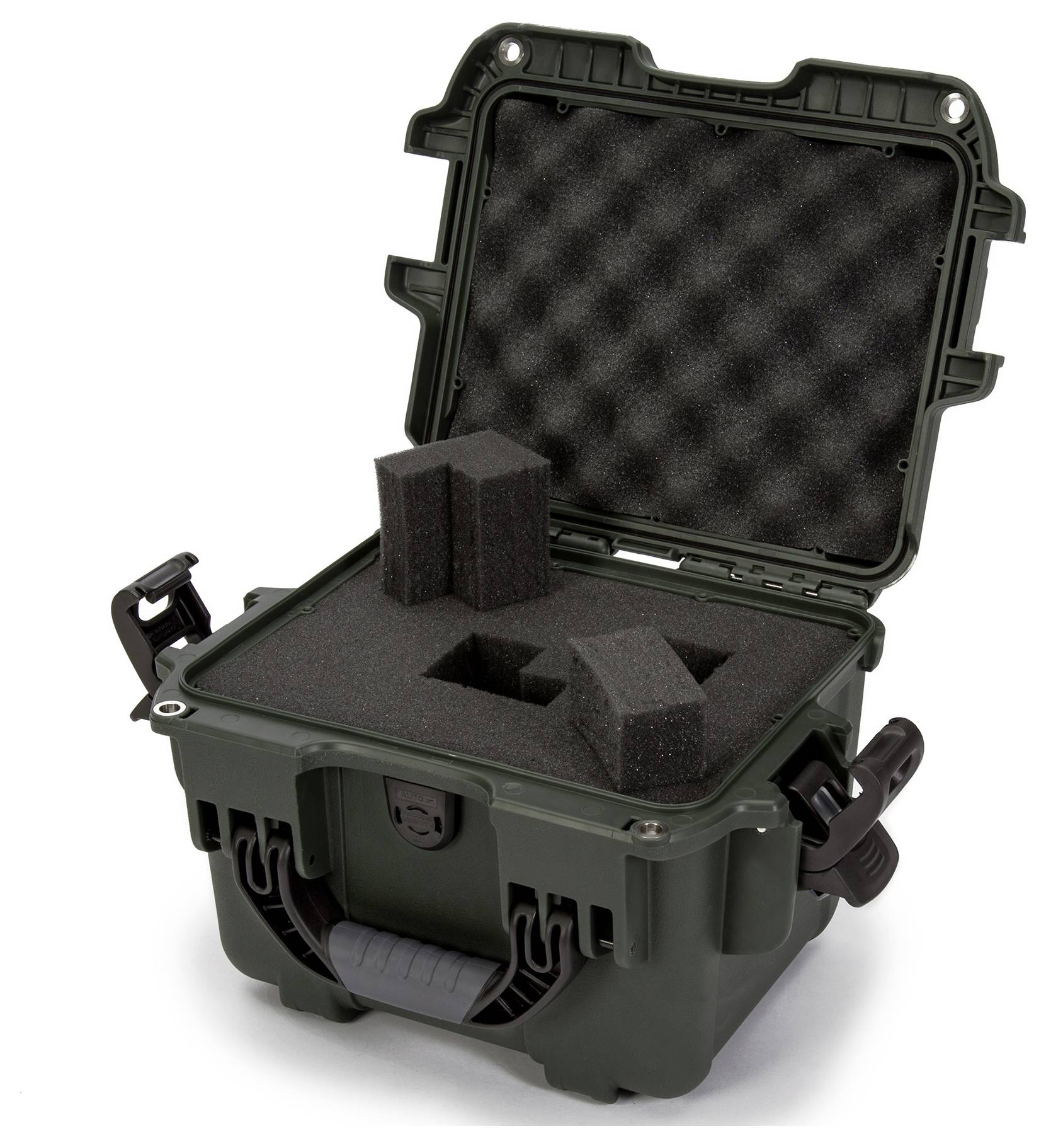 Otwarty, pusty, czarny plastikowy kufer ochronny, wyłożony wewnątrz gąbką, przeznaczony do bezpiecznego przechowywania delikatnych urządzeń.