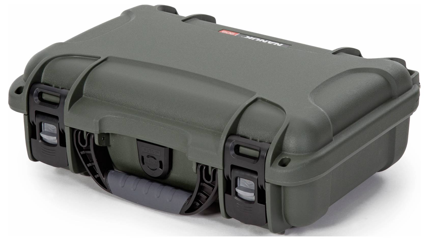 Solidny, zielony kufer plastikowy z dwoma czarnymi zamknięciami i uchwytem do przenoszenia. Odpowiedni do bezpiecznego transportu.