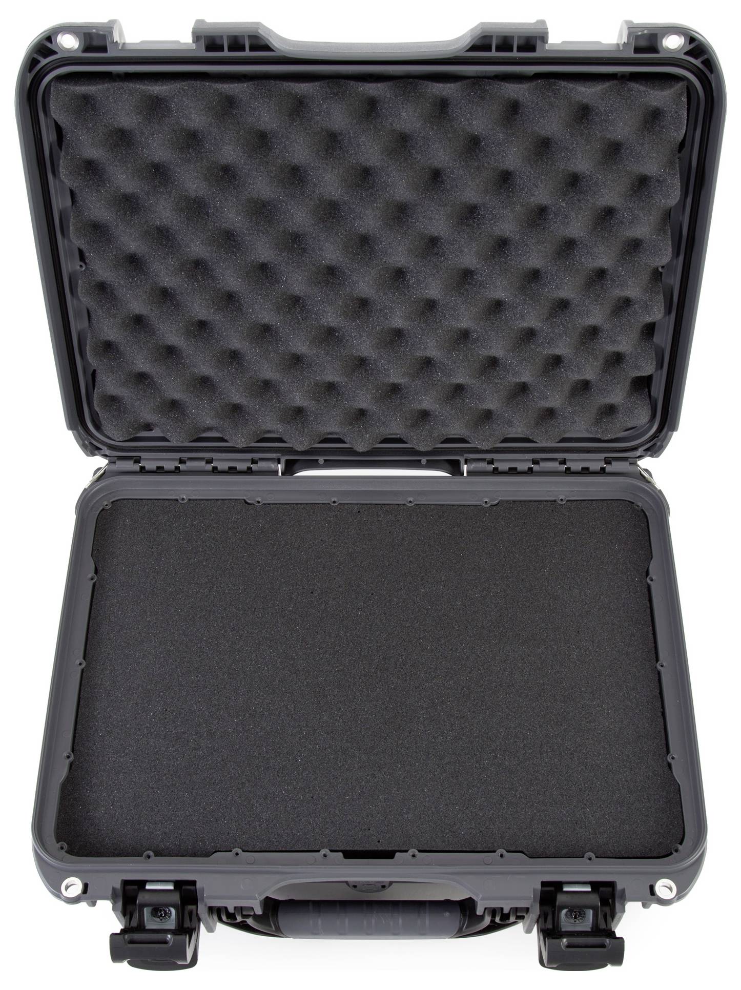 Otwarty czarny kufer ochronny z miękką wyścielką piankową wewnątrz, odpowiedni do bezpiecznego transportu delikatnych przedmiotów.