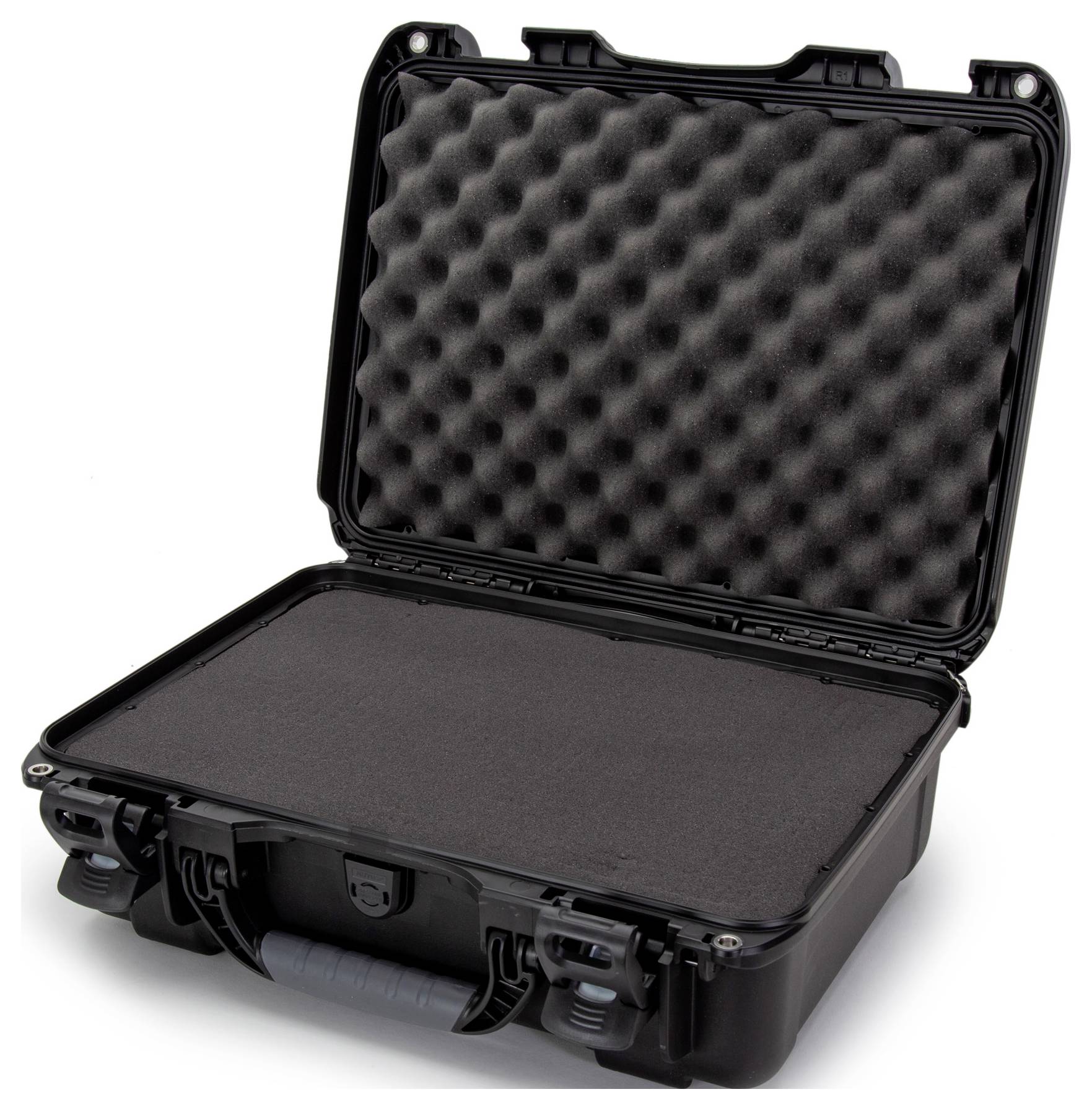 Czarny, wyściełany kufer, otwarty, ukazujący wewnętrzną warstwę ochronnej pianki. Idealny do bezpiecznego transportu delikatnego sprzętu.