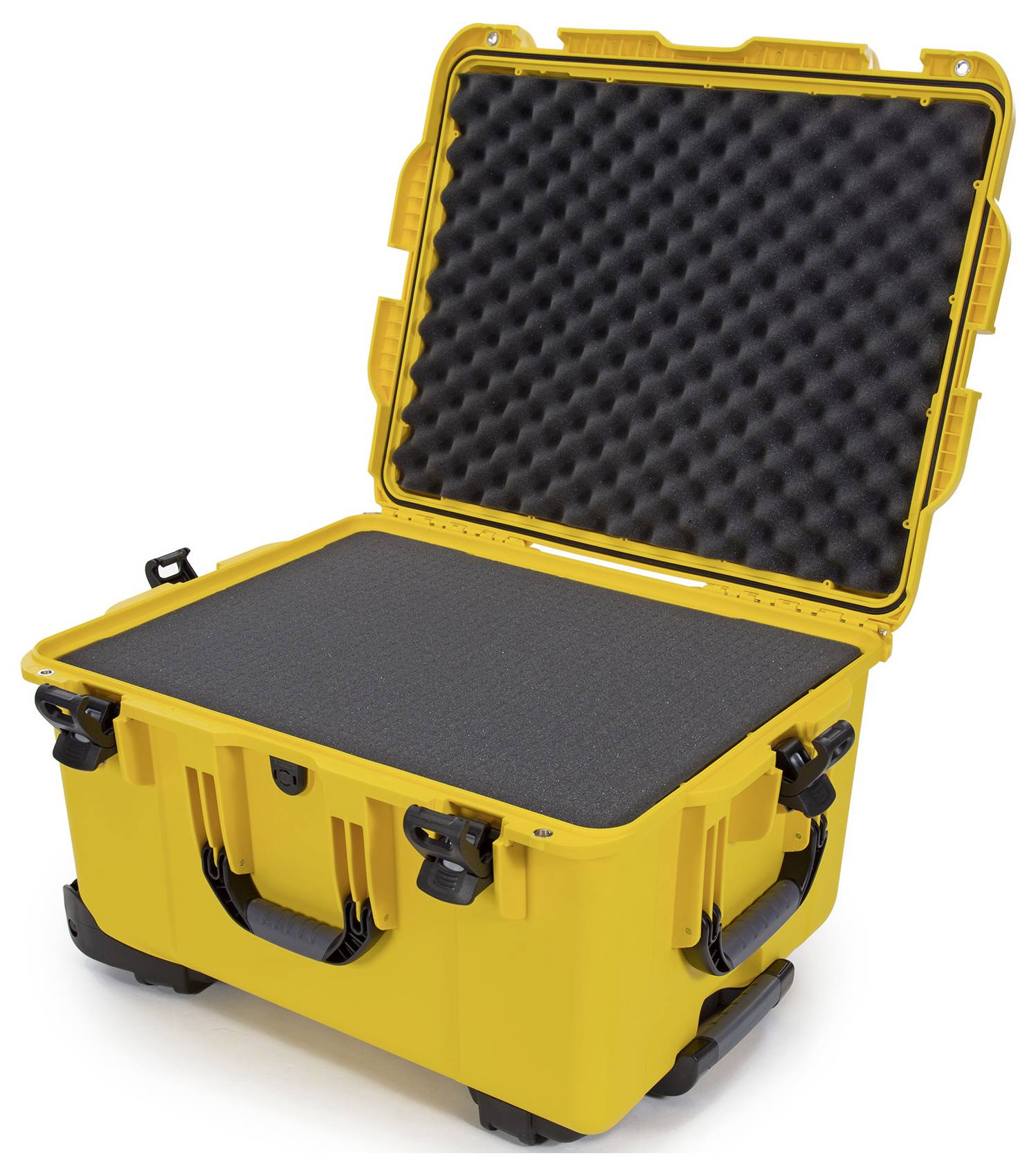 Solidny, żółty kufer ochronny z otwartą pokrywą i wyściółką piankową, odpowiedni do bezpiecznego transportu delikatnego sprzętu.