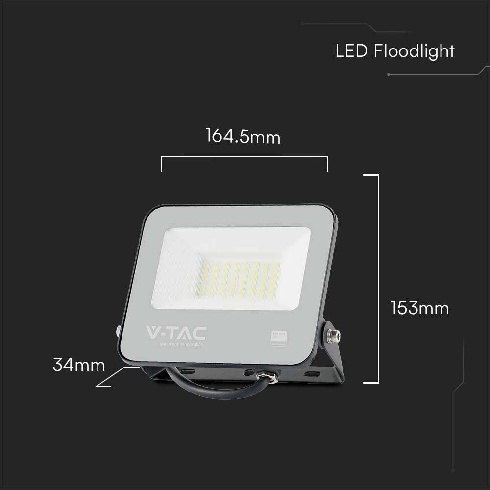 Reflektor LED, o wymiarach 164,5 mm x 153 mm x 34 mm, prezentuje prostokątny, nowoczesny design z zamontowaną podstawą.