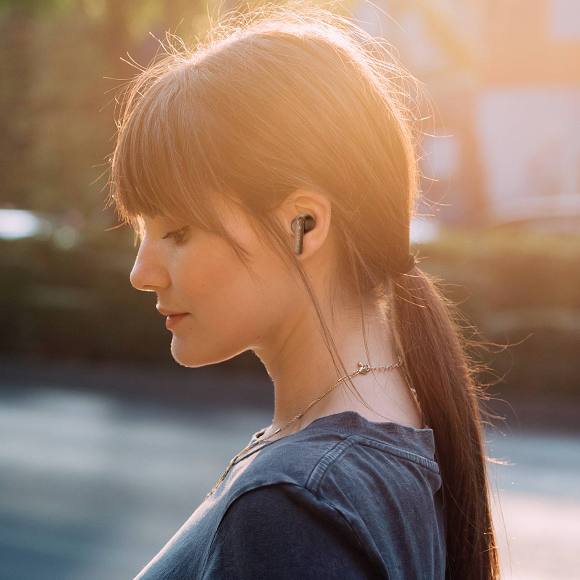 Навушники-вкладиші Lamax Clips1 Play Bluetooth Stereo, чорні, індикатор заряду батареї, футляр для перенесення, регулювання гучнос