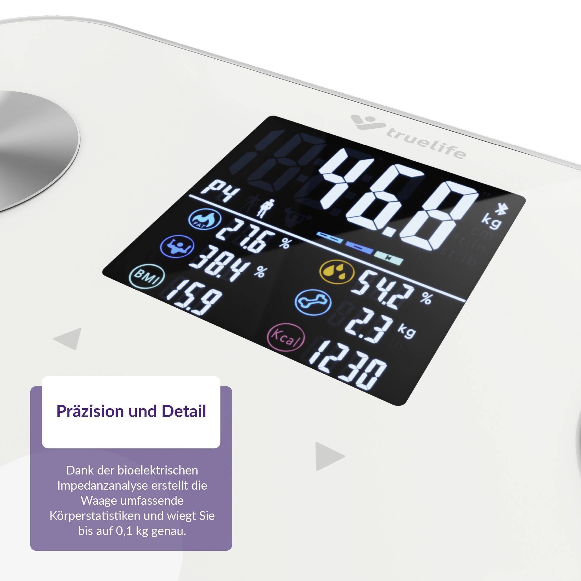 Inteligentna waga z wyświetlaczem cyfrowym pokazuje wagę 46,6 kg, udział tkanki tłuszczowej 5,4%, BMI wynoszące 15,9 oraz zużycie kalorii 1230 kcal.