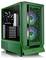 Zielona obudowa komputera z widocznymi wentylatorami i podświetleniem RGB; dwa wentylatory z przodu, jeden wentylator z tyłu.