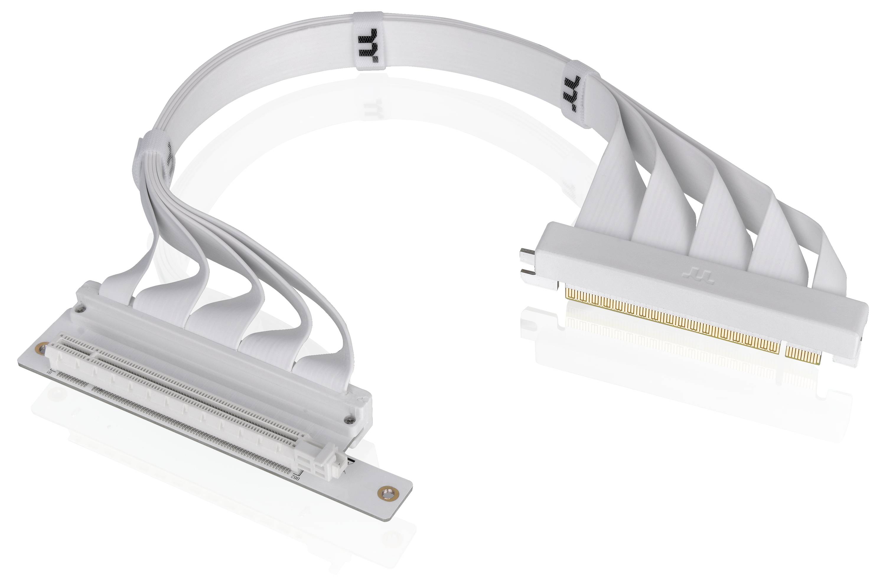 Biała karta riser z elastycznym przewodem i dwoma złączami, która łączy komponenty elektroniczne wewnątrz obudowy.