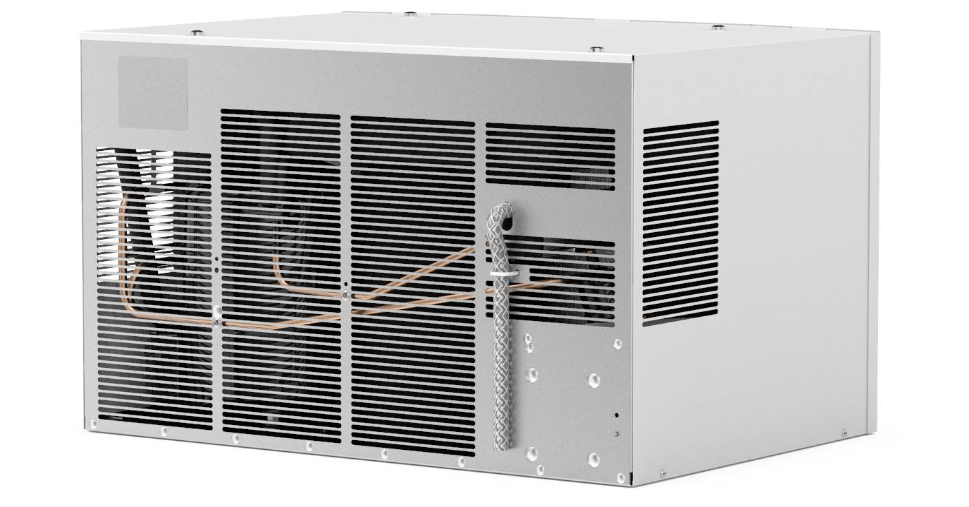 Srebrna jednostka klimatyzacyjna z widocznymi otworami wentylacyjnymi i miedzianymi rurami, zapewniająca wentylację i chłodzenie.