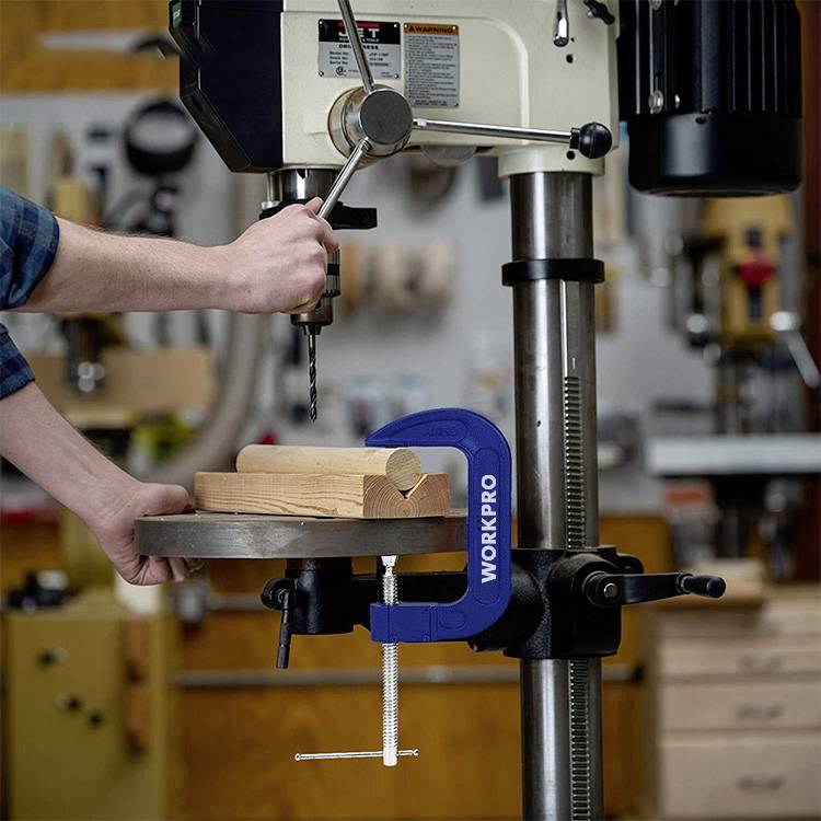 Затискач WorkPro WP232023 Максимальна ширина затискання: 100 мм Подача: 100 мм