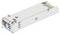 Srebrny, prostokątny moduł SFP do zastosowań sieciowych ze złotymi stykami przyłączeniowymi i metalową obudową.