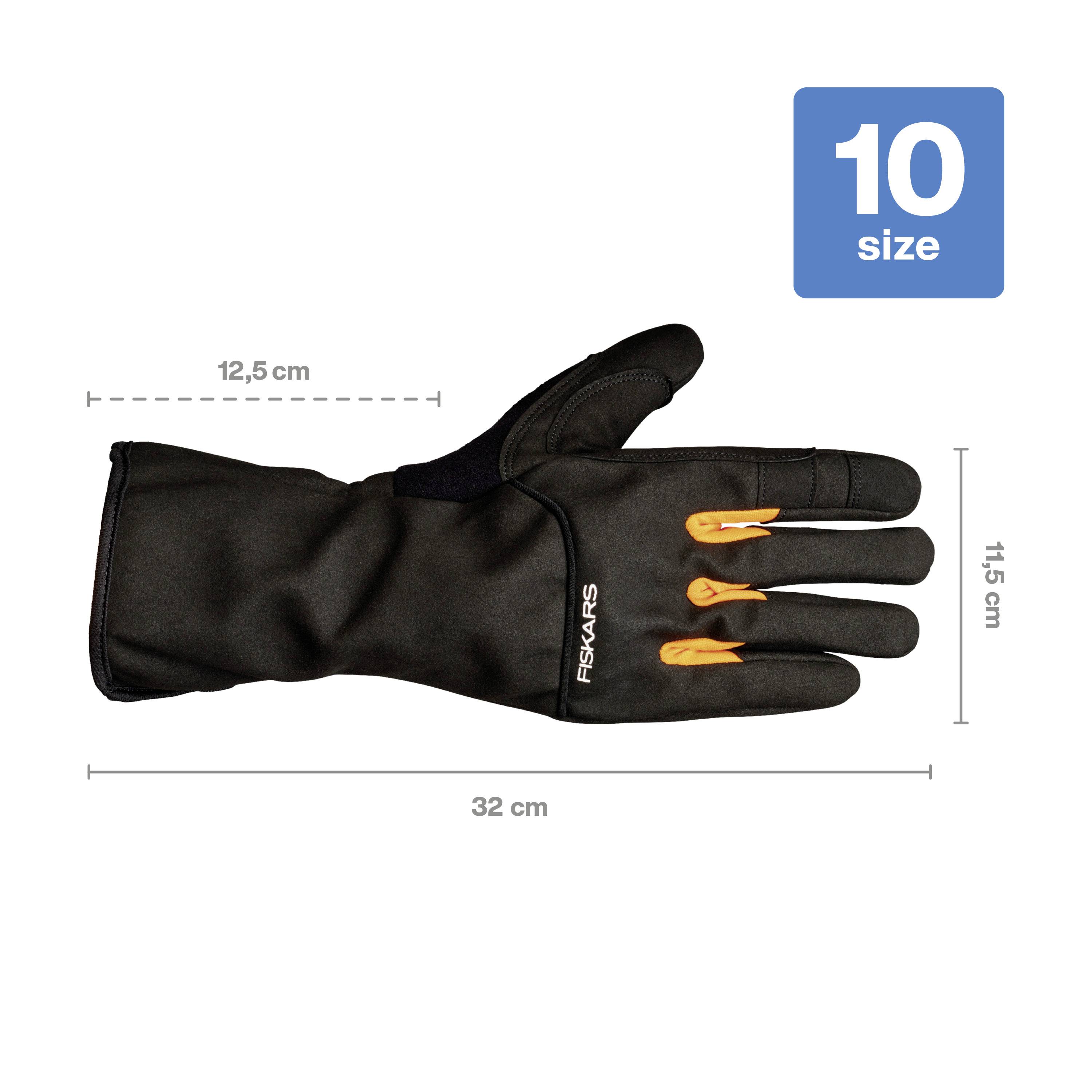 Rękawica Fiskars w rozmiarze 10, czarna z pomarańczowymi akcentami. Długość: 32 cm, szerokość: 12,5 cm, wysokość: 11,5 cm.