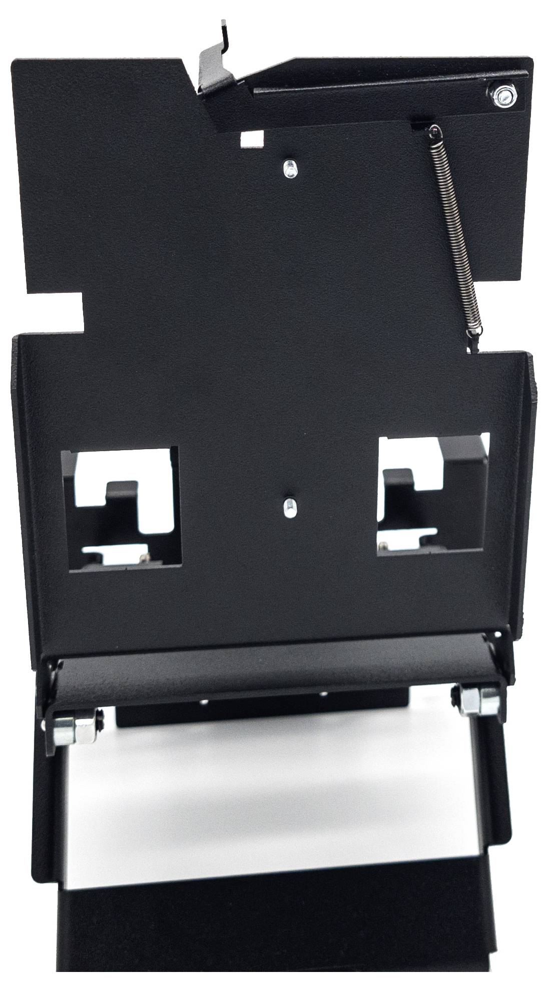 Czarna metalowa obejma z mechanizmem sprężynowym i otworem mocującym. Posiada prostokątne wycięcia u dołu i jest przeznaczona do zastosowań przemysłowych.