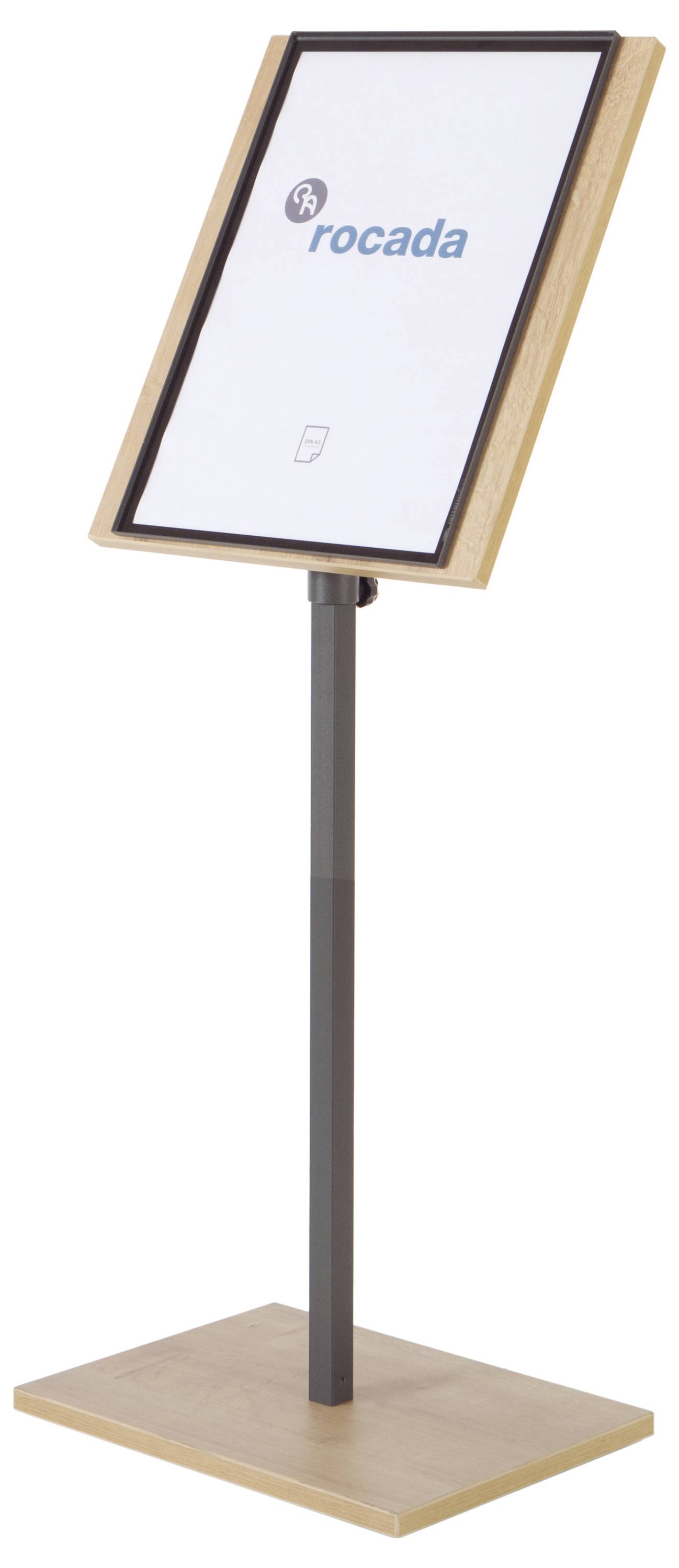 Wolnostojący, drewniany wyświetlacz prezentacyjny ze stalowym stojakiem, prezentujący logo 'rocada'. Idealny do wyświetlania informacji.