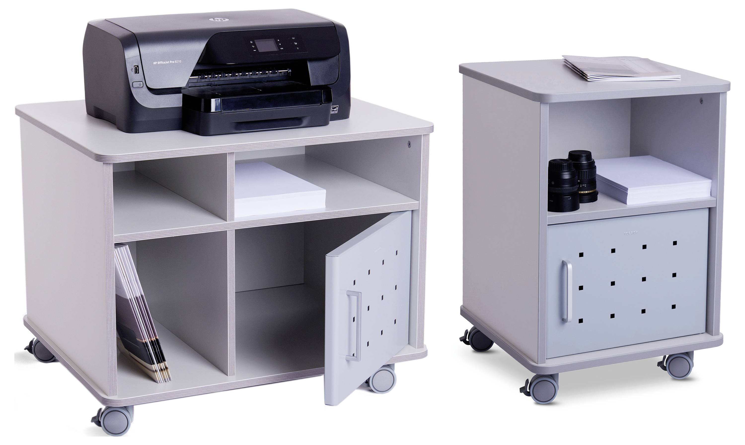 Mobilne meble biurowe: stolik pod drukarkę z przegródkami na papier oraz osobny, mniejszy schowek z otwartą półką i drzwiczkami.