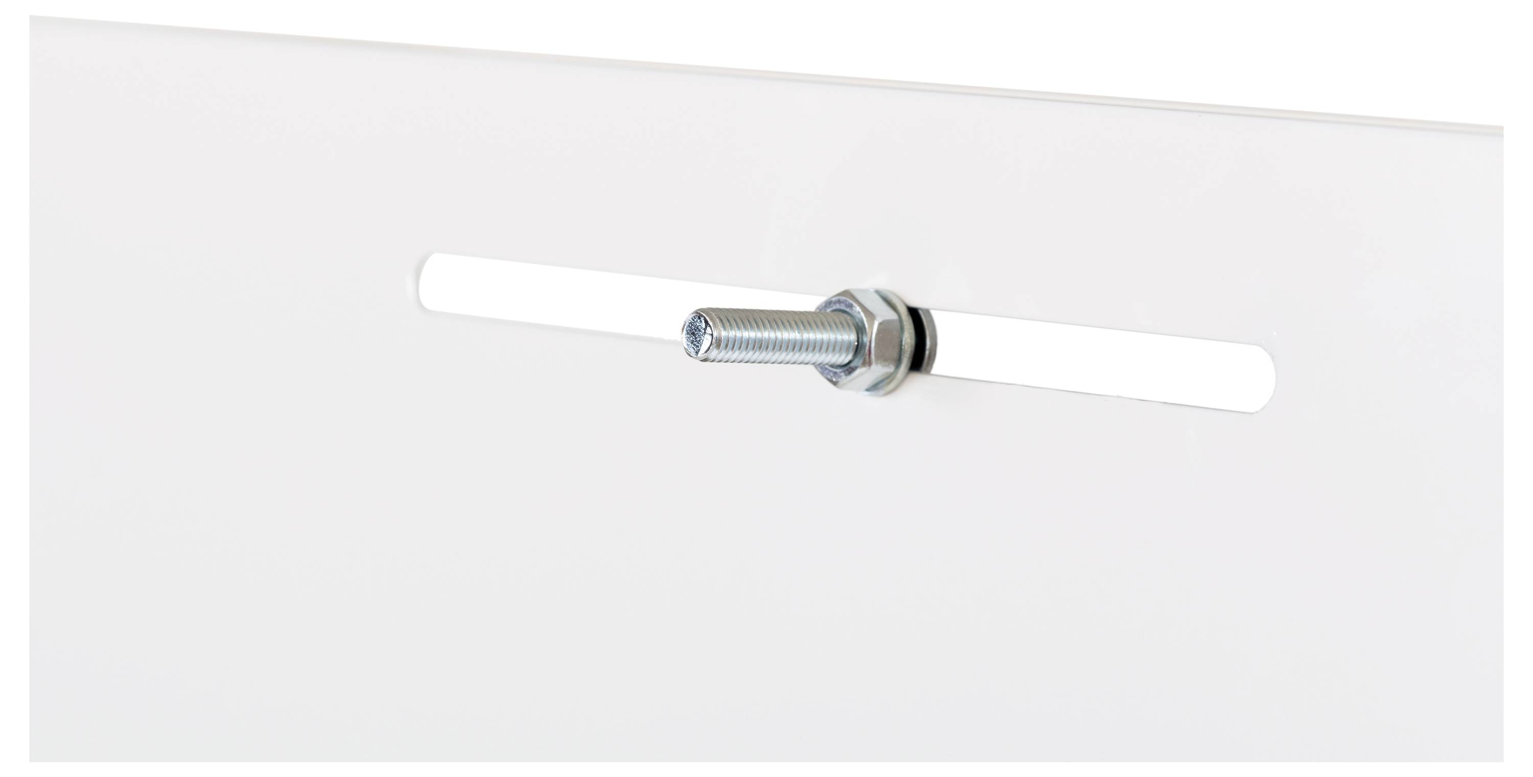 Metalowy sworzeń jest przymocowany do białej, płaskiej powierzchni, która posiada wąską, poziomą szczelinę.