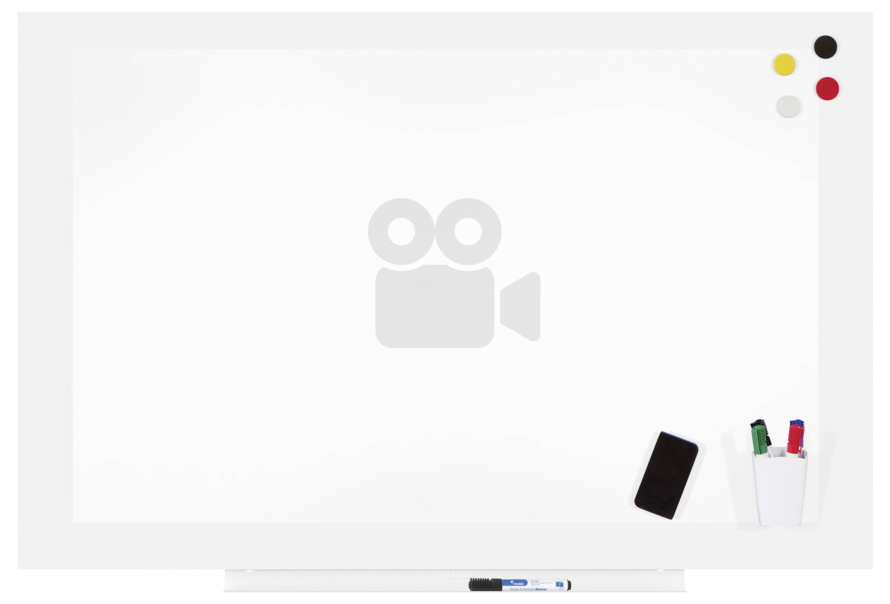 Pusta tablica whiteboard z telefonem komórkowym i flamastrami w pojemniku. W prawym górnym rogu przymocowane są trzy kolorowe magnesy.