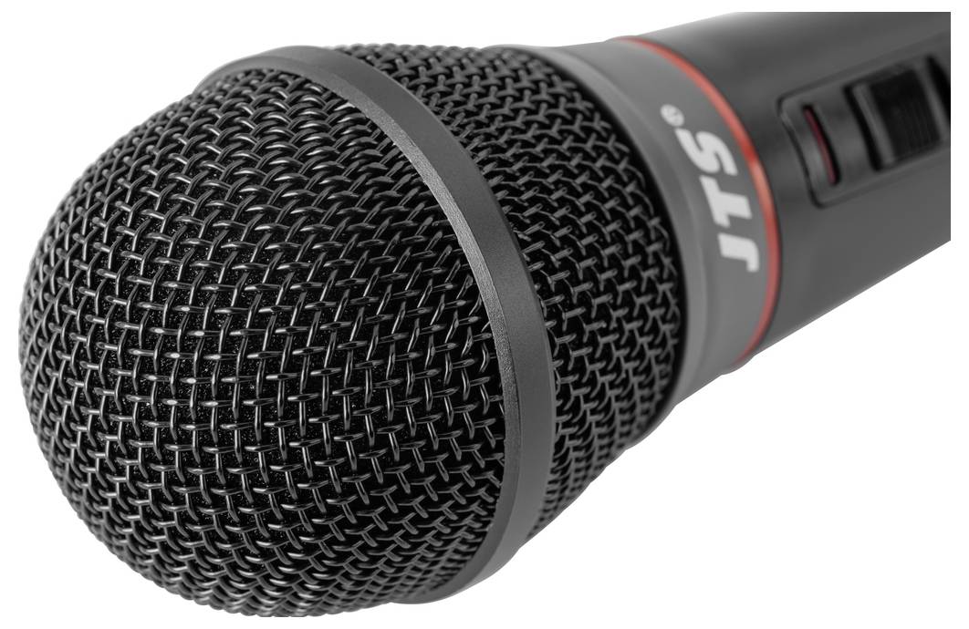 Czarne mikrofon z czerwonym akcentem i metalową siatką, przedstawione na białym tle.