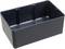 Prostokątny, czarny pojemnik plastikowy z otwartą górą i czterema wewnętrznymi przegrodami.