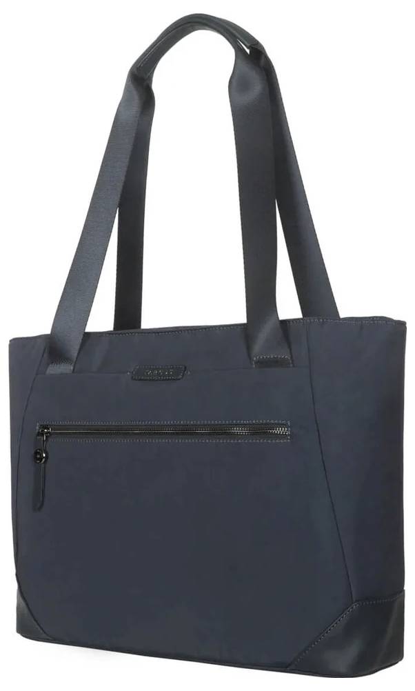 Ciemnoniebieska torba z czarnymi uchwytami i kieszenią na zamek z przodu, odpowiednia do codziennego użytku.