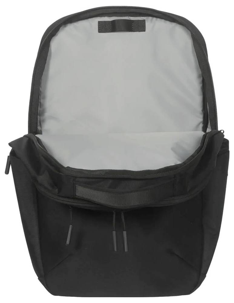 Czarny plecak, otwarty, z szarą podszewką i zamkami błyskawicznymi. Idealny do szkoły, pracy lub podróży.