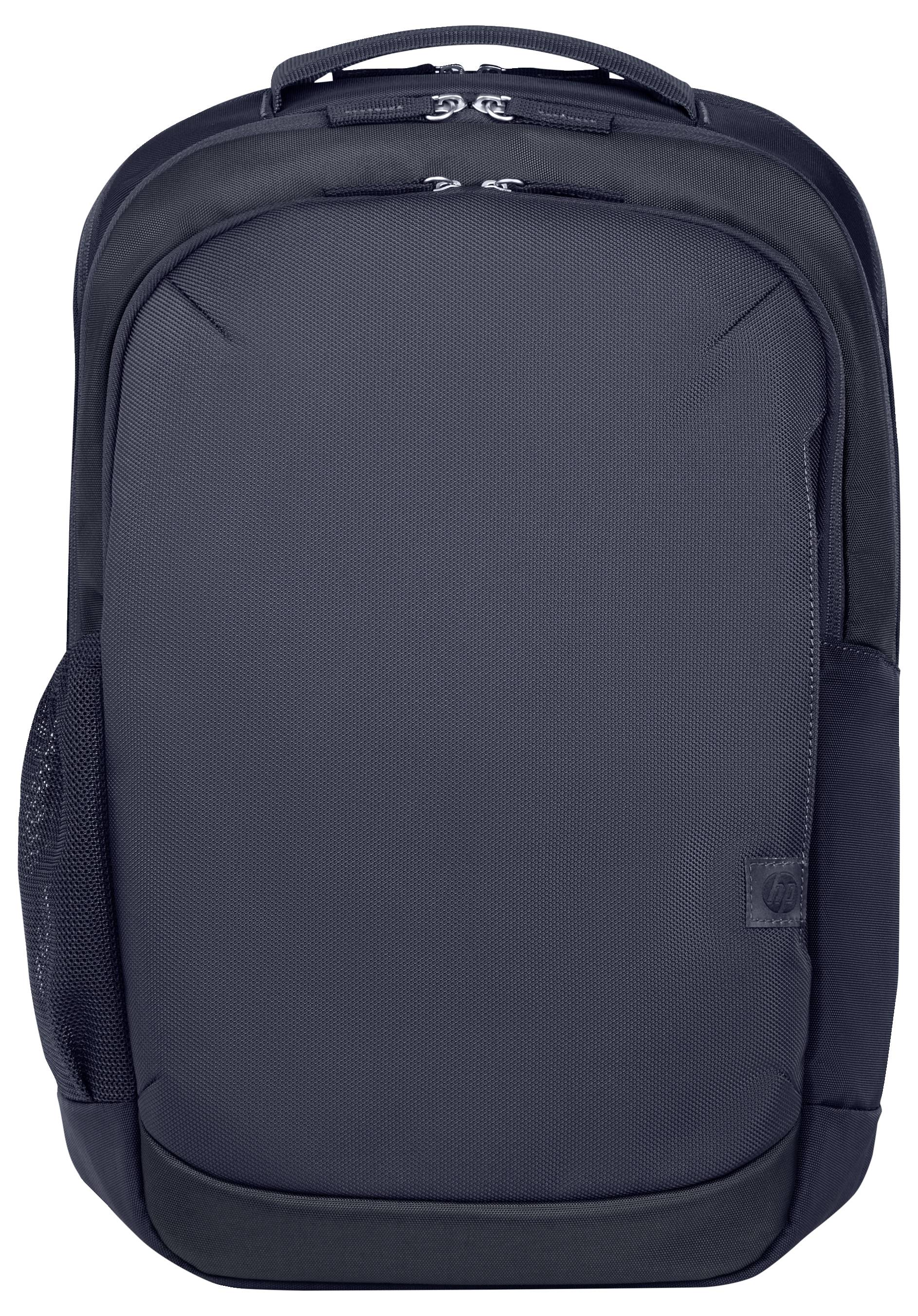 Czarny plecak z gładką powierzchnią, zamkami z góry i siateczkową kieszenią z boku.