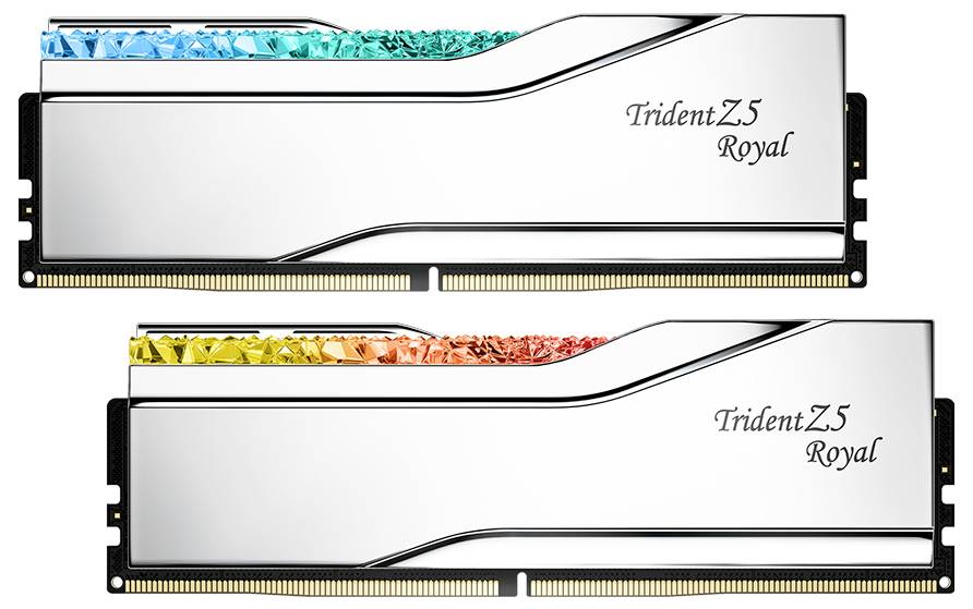 Dwa moduły RAM w srebrnej obudowie, na górze każdego kolorowe kryształy. Napis "Trident Z5 Royal".
