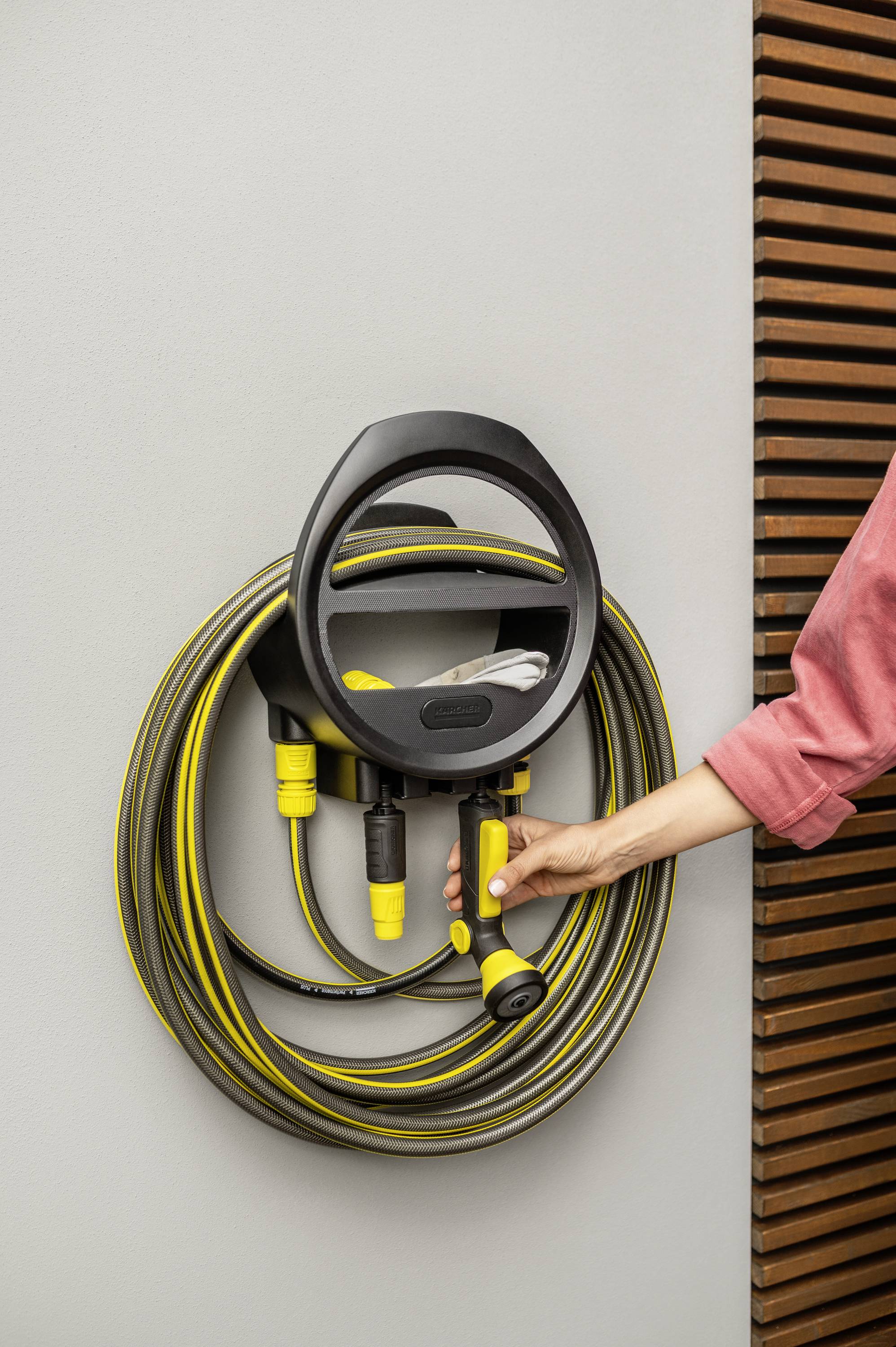 Kärcher Home & Garden 2.645-376.0 Настінний тримач для шланга 1 шт. чорний