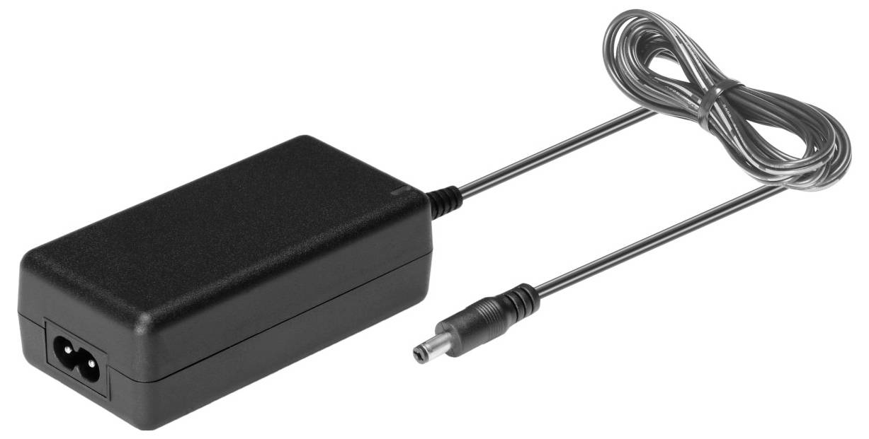 Czarny zasilacz z kablem i wtyczką sieciową. Adapter ma prostokątny kształt, a wtyk jest okrągły i srebrzysto-metaliczny.