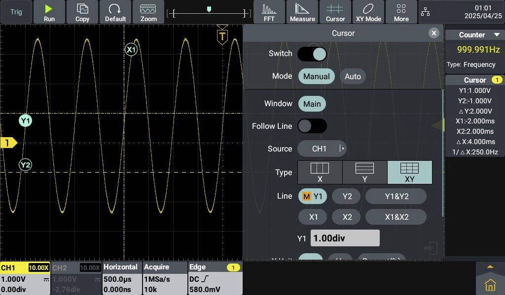 'Ekran oscyloskopu wyświetla żółtą falę sinusoidalną z parametrami pomiarowymi po prawej stronie, częstotliwość 999,991 Hz.'