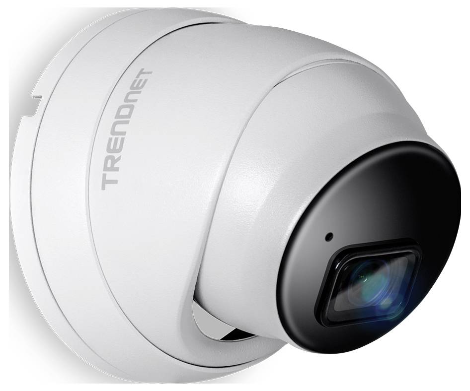 Kamera monitorująca firmy TRENDnet jest zamontowana na ścianie. Posiada nowoczesny, kulisty kształt.