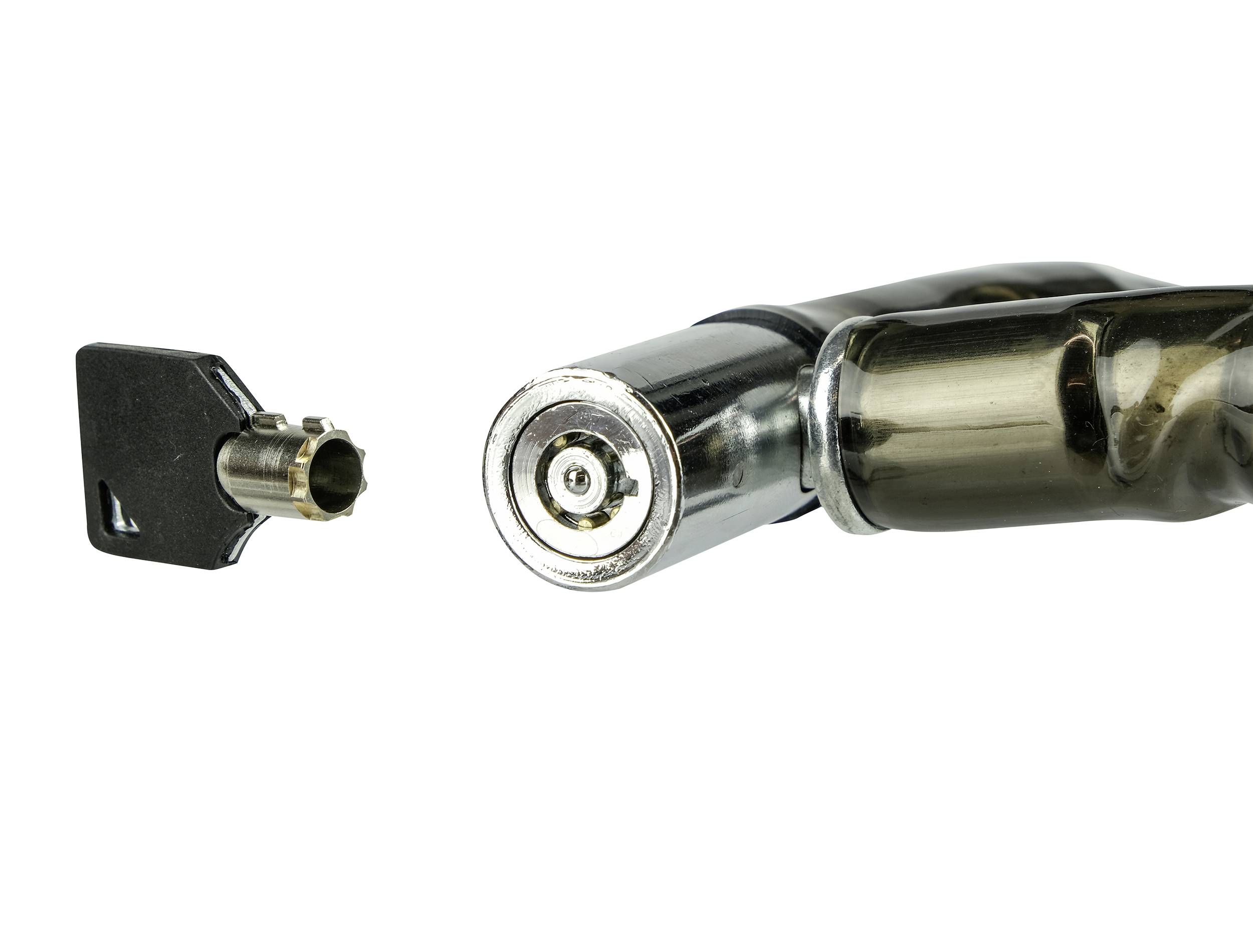 Czarne zamknięcie bezpieczeństwa z wyjmowalnym kluczem, leżące na białym tle.